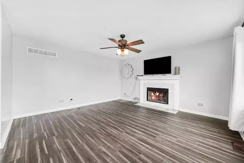Living - 1707 Cascade Ridge Dr, Plainfield, IL 60586 photo 2 of 5