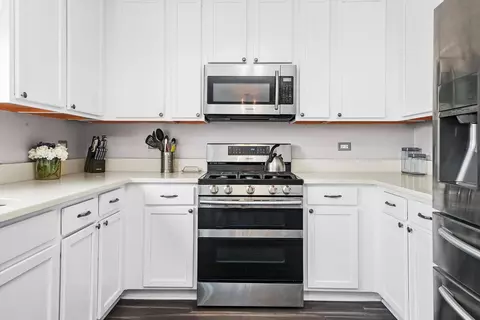 Kitchen - 1707 Cascade Ridge Dr, Plainfield, IL 60586 photo 2 of 7