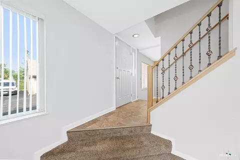 Entry Way - Undisclosed, Oak Forest, IL 60452 photo 1 of 2