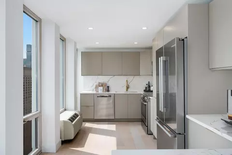 Kitchen - 111 E Chestnut St #40C, Chicago, IL 60611 photo 3 of 4