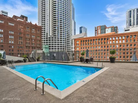 Exterior - 111 E Chestnut St #40C, Chicago, IL 60611 photo 2 of 2