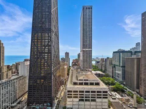 View/Area - 111 E Chestnut St #40C, Chicago, IL 60611 photo 1 of 3