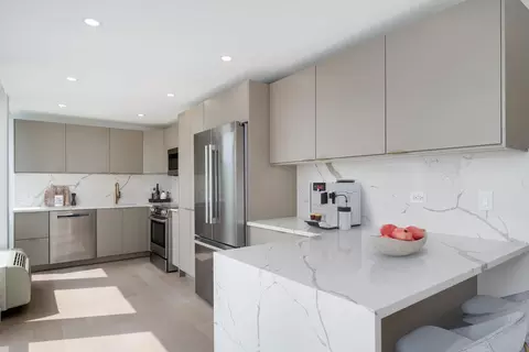 Kitchen - 111 E Chestnut St #40C, Chicago, IL 60611 photo 1 of 4