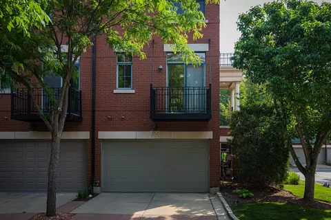 Exterior - 162 Dawson Dr, Elgin, IL 60120 photo 5 of 5