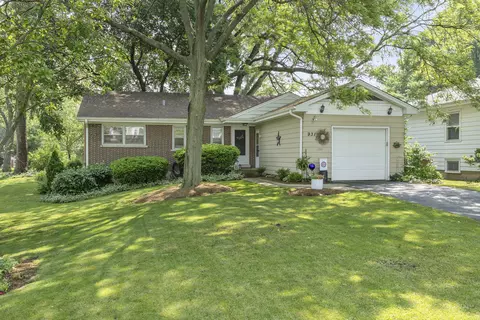 931 Sunset Rd, Wheaton, IL 60189