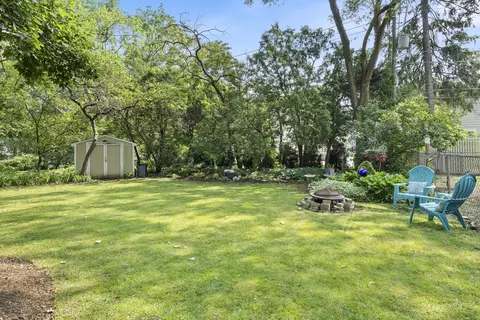 Exterior - 931 Sunset Rd, Wheaton, IL 60189 photo 7 of 8