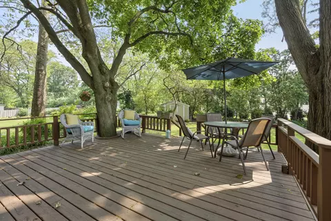 Exterior - 931 Sunset Rd, Wheaton, IL 60189 photo 4 of 8