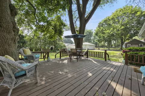 Exterior - 931 Sunset Rd, Wheaton, IL 60189 photo 3 of 8