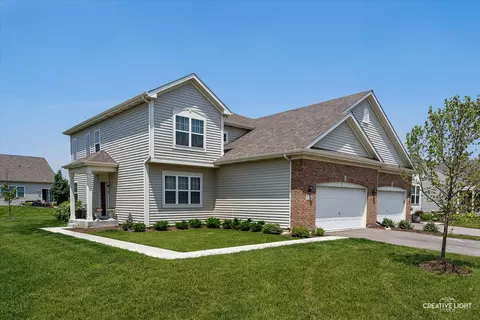 126 Easton Dr, Gilberts, IL 60136