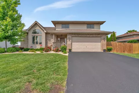 2825 Centurion Ln, New Lenox, IL 60451