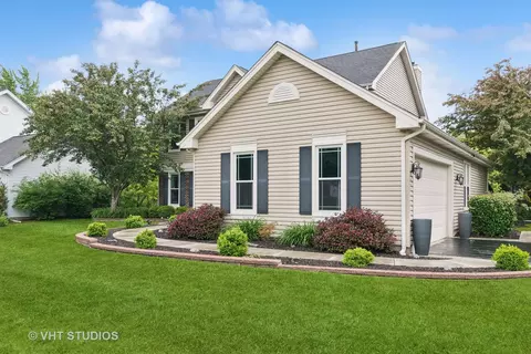 1981 White Oak Dr, Algonquin, IL 60102 photo 3