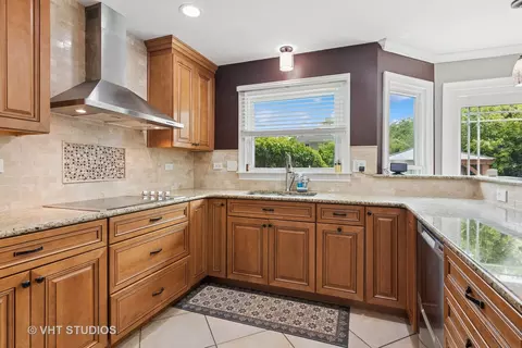 1981 White Oak Dr, Algonquin, IL 60102 photo 10