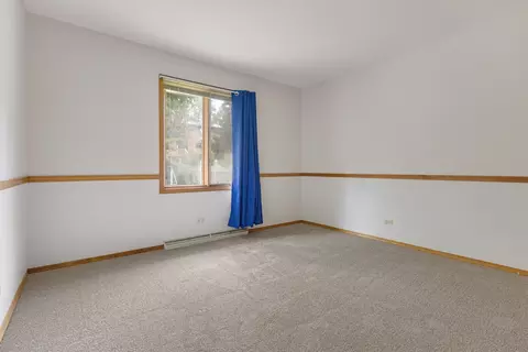 Bedroom - 1000 Mohawk Dr, Elgin, IL 60120 photo 2 of 3
