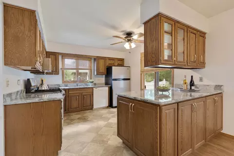 Kitchen - 1000 Mohawk Dr, Elgin, IL 60120 photo 1 of 3