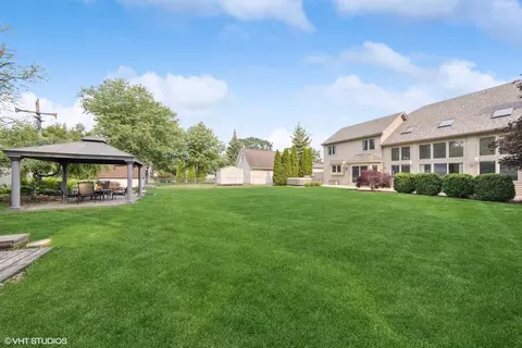 Exterior - 209 68th St, Darien, IL 60561 photo 5 of 5