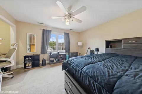 Bedroom - 209 68th St, Darien, IL 60561 photo 3 of 4