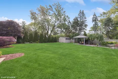Exterior - 209 68th St, Darien, IL 60561 photo 3 of 5