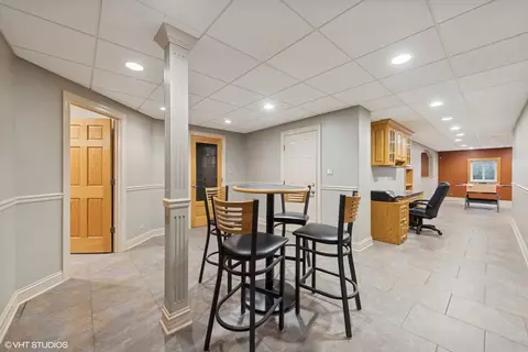 Entry Way - 209 68th St, Darien, IL 60561 photo 3 of 3