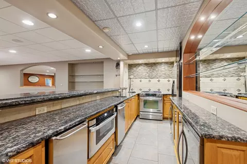 Kitchen - 209 68th St, Darien, IL 60561 photo 5 of 5