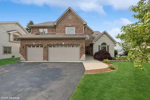 209 68th St, Darien, IL 60561