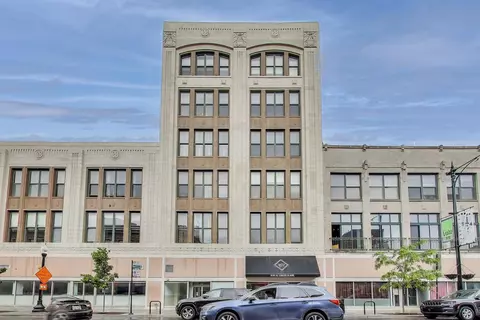 3151 N Lincoln Ave #204, Chicago, IL 60657