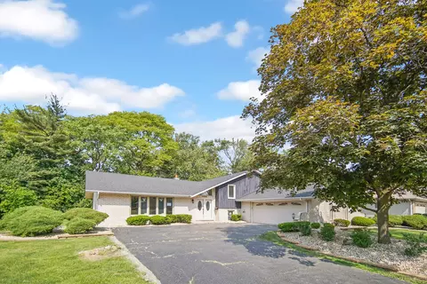 17938 Tarpon Ct, Homewood, IL 60430