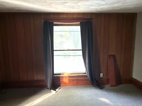Bedroom - 301 S Grape St, Morrison, IL 61270 photo 3 of 4