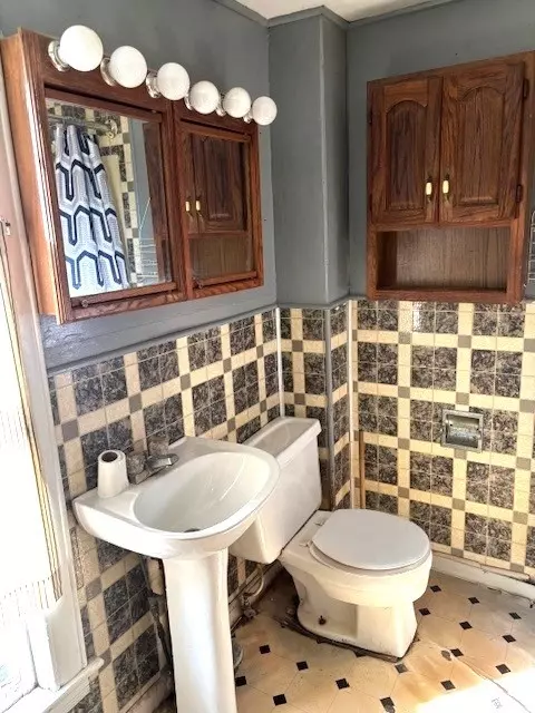 Bath - 301 S Grape St, Morrison, IL 61270 photo 3 of 3