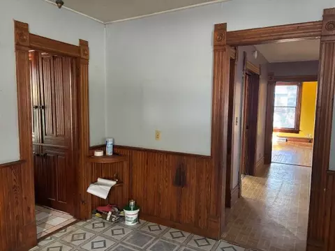 Entry Way - 301 S Grape St, Morrison, IL 61270 photo 2 of 4