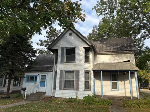 301 S Grape St, Morrison, IL 61270