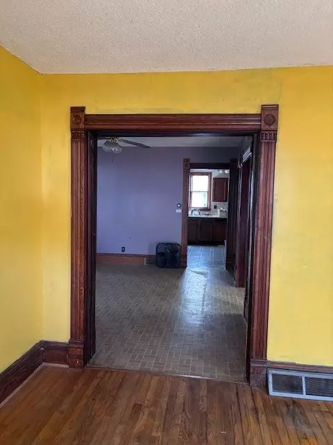 Entry Way - 301 S Grape St, Morrison, IL 61270 photo 3 of 4