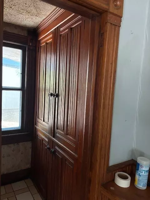 Entry Way - 301 S Grape St, Morrison, IL 61270 photo 1 of 4