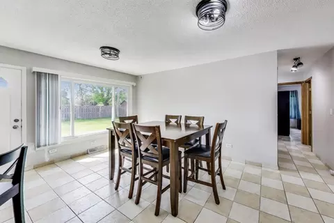 1564 Webster Ln, Des Plaines, IL 60018 photo 8