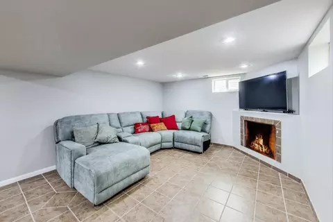 1564 Webster Ln, Des Plaines, IL 60018 photo 23