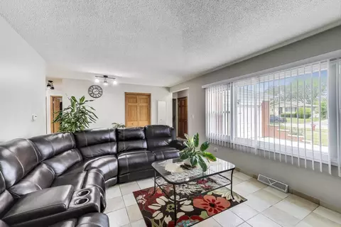 1564 Webster Ln, Des Plaines, IL 60018 photo 6
