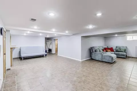 1564 Webster Ln, Des Plaines, IL 60018 photo 22