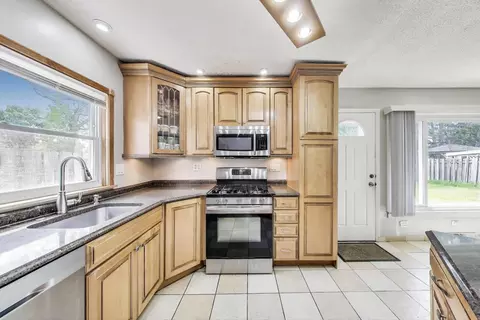 1564 Webster Ln, Des Plaines, IL 60018 photo 11