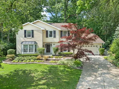 6582 Shagbark Ct, Lisle, IL 60532