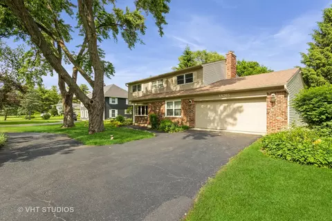 3 N265 Lakewood Dr N, West Chicago, IL 60185