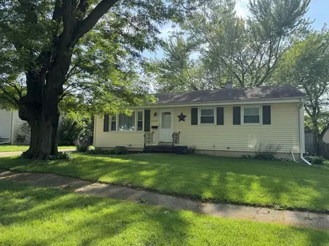 1719 Maple Ave, Belvidere, IL 61008