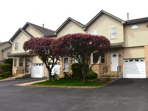 8660 Thomas Charles Ln, Hickory Hills, IL 60457