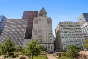 310 S Michigan Ave #812, Chicago, IL 60604