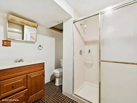 Bath - 7647 W Devon Ave, Chicago, IL 60631 photo 1 of 3