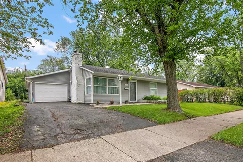 Exterior - 313 Dorsetshire Dr, Steger, IL 60475 photo 2 of 5