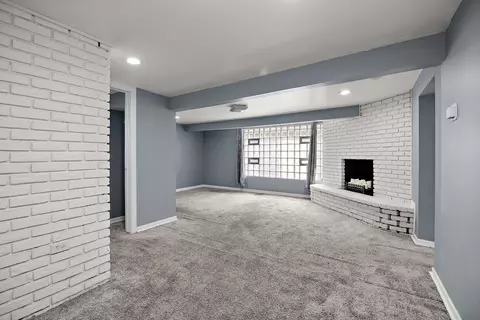 Living - 313 Dorsetshire Dr, Steger, IL 60475 photo 4 of 6