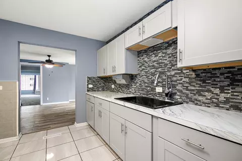 Kitchen - 313 Dorsetshire Dr, Steger, IL 60475 photo 1 of 2