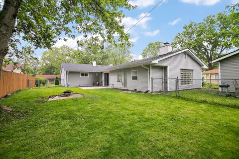 Exterior - 313 Dorsetshire Dr, Steger, IL 60475 photo 4 of 5