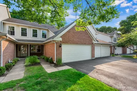 2116 Glasgow Ct, Hanover Park, IL 60133