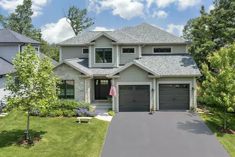 2690 N Wildwood Ln, Deerfield, IL 60015