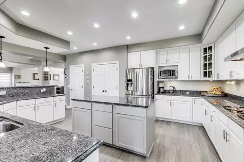 Kitchen - 27117 Ashgate Xing, Plainfield, IL 60585 photo 3 of 3
